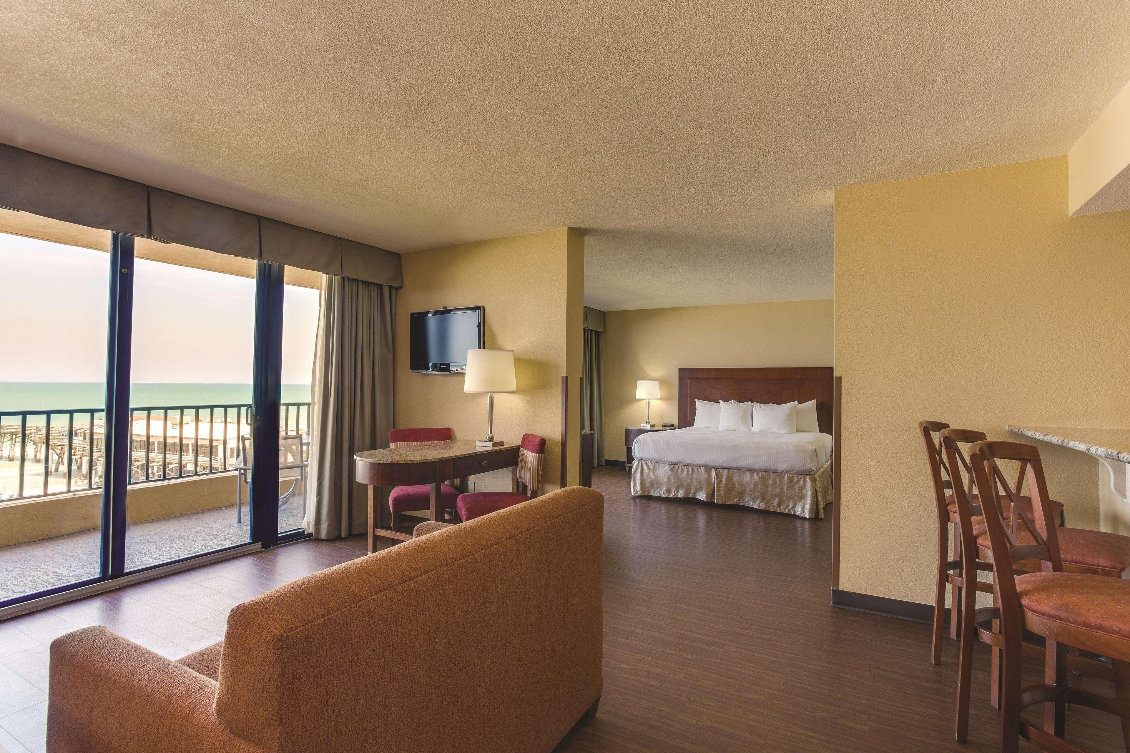 La Quinta By Wyndham Cocoa Beach Oceanfront Exterior foto