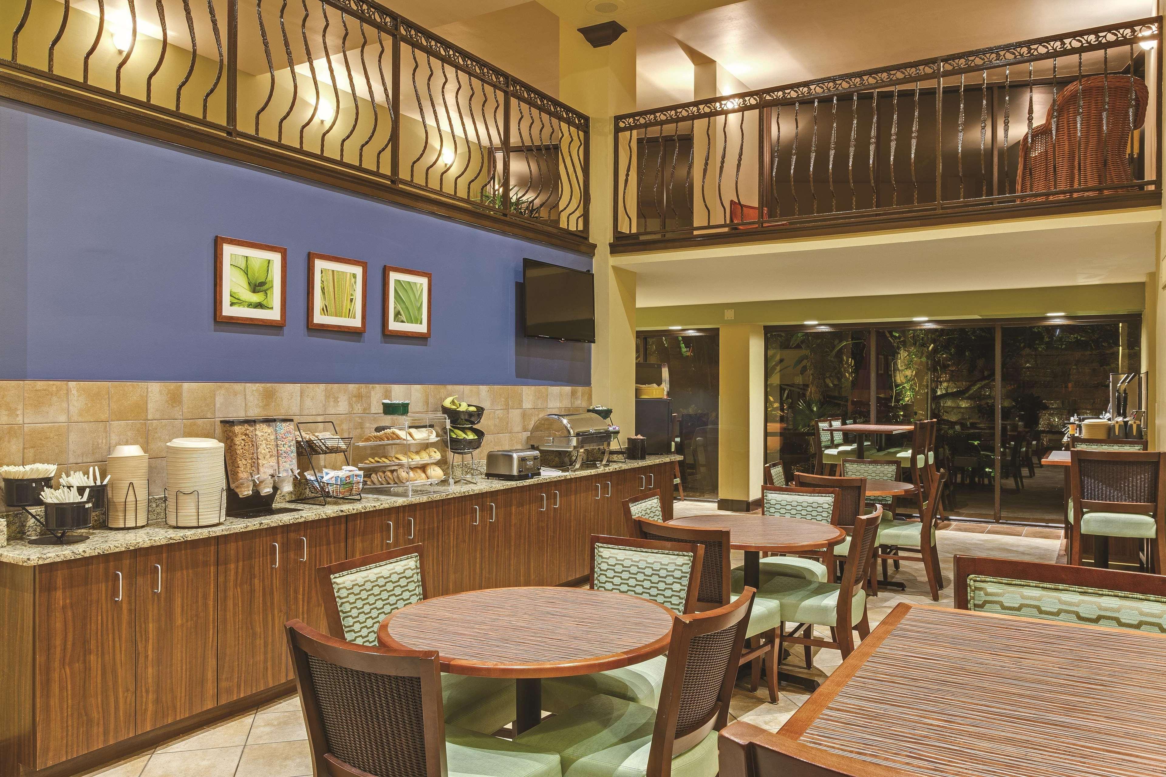 La Quinta By Wyndham Cocoa Beach Oceanfront Exterior foto