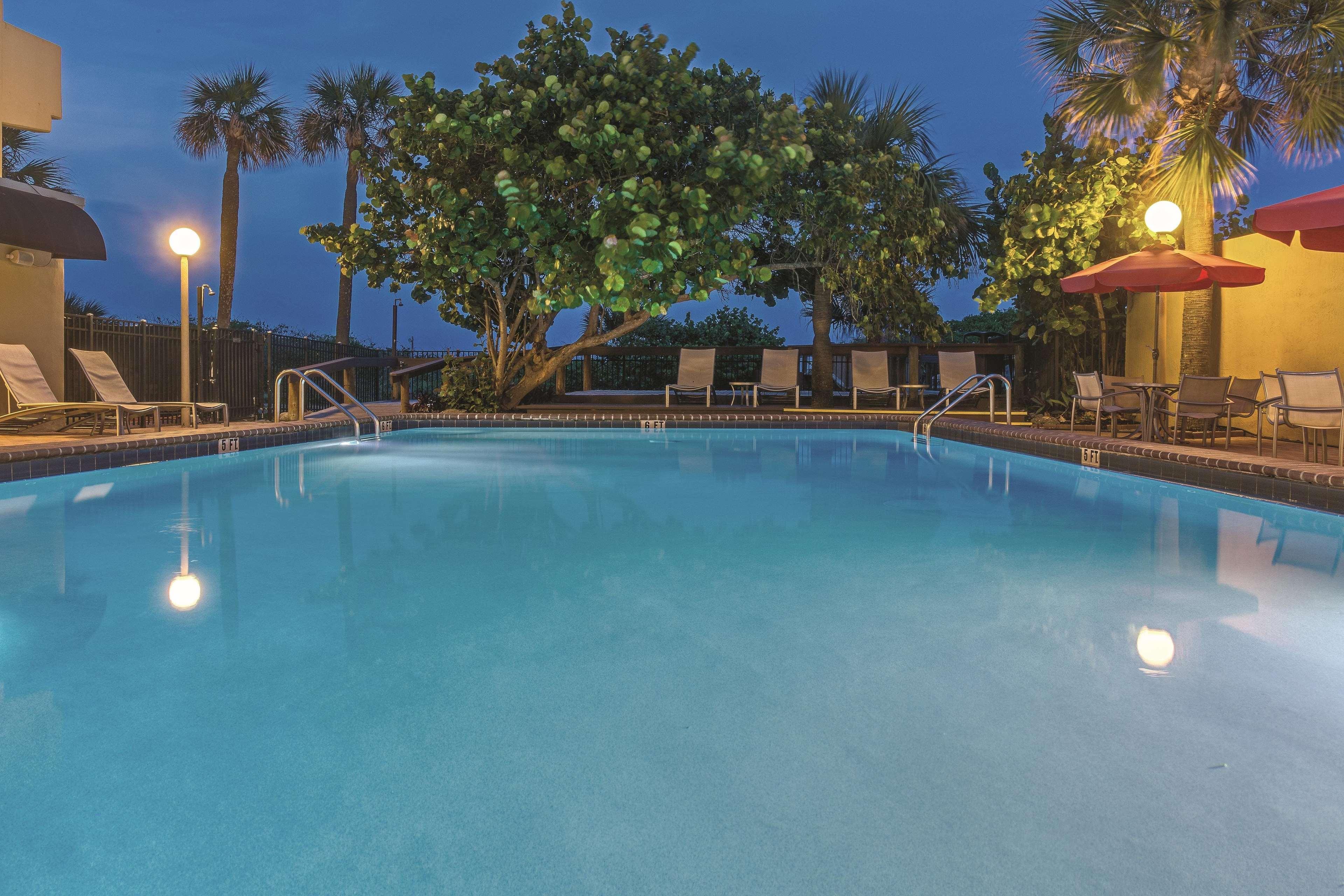 La Quinta By Wyndham Cocoa Beach Oceanfront Exterior foto