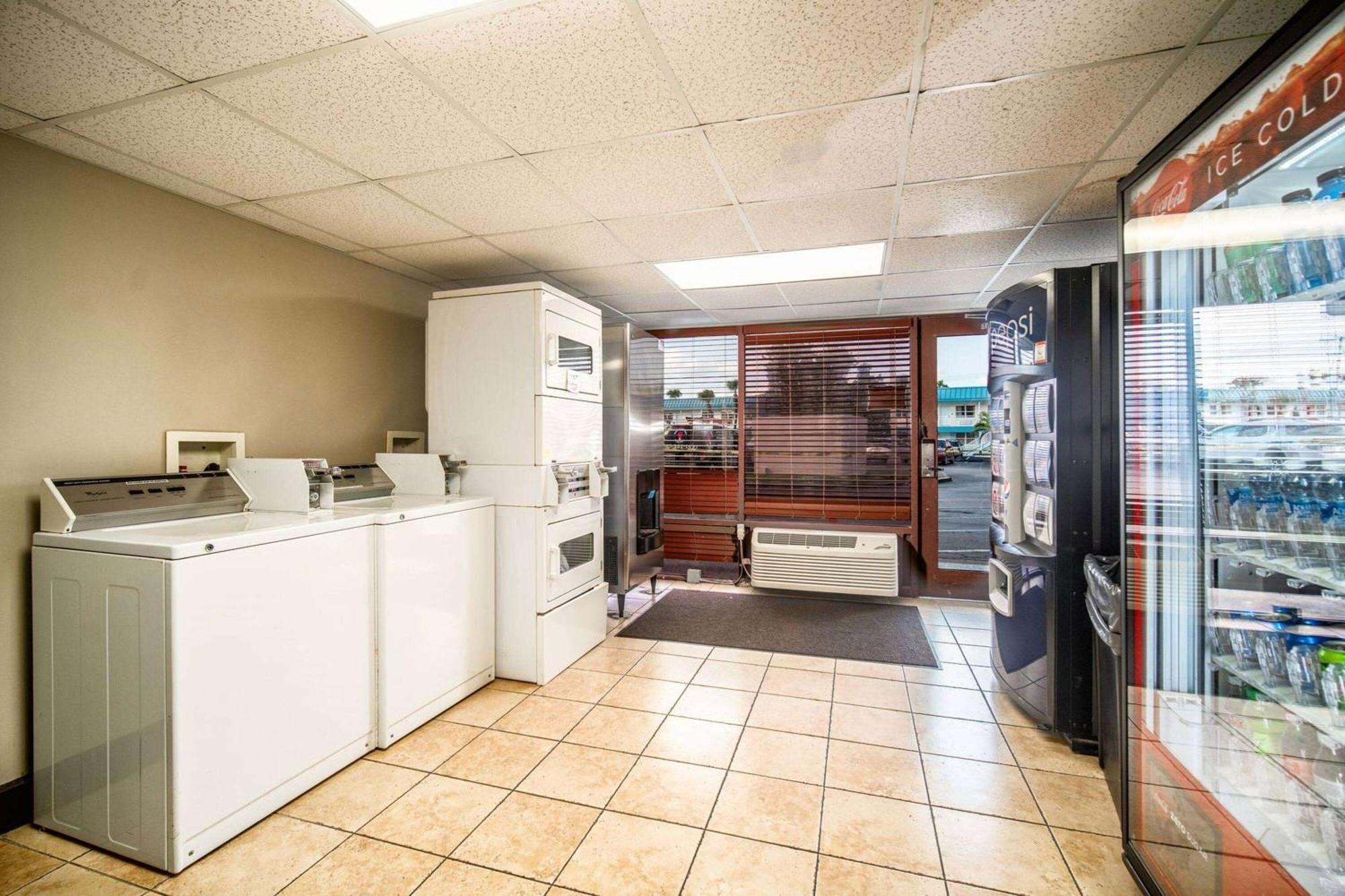 La Quinta By Wyndham Cocoa Beach Oceanfront Exterior foto