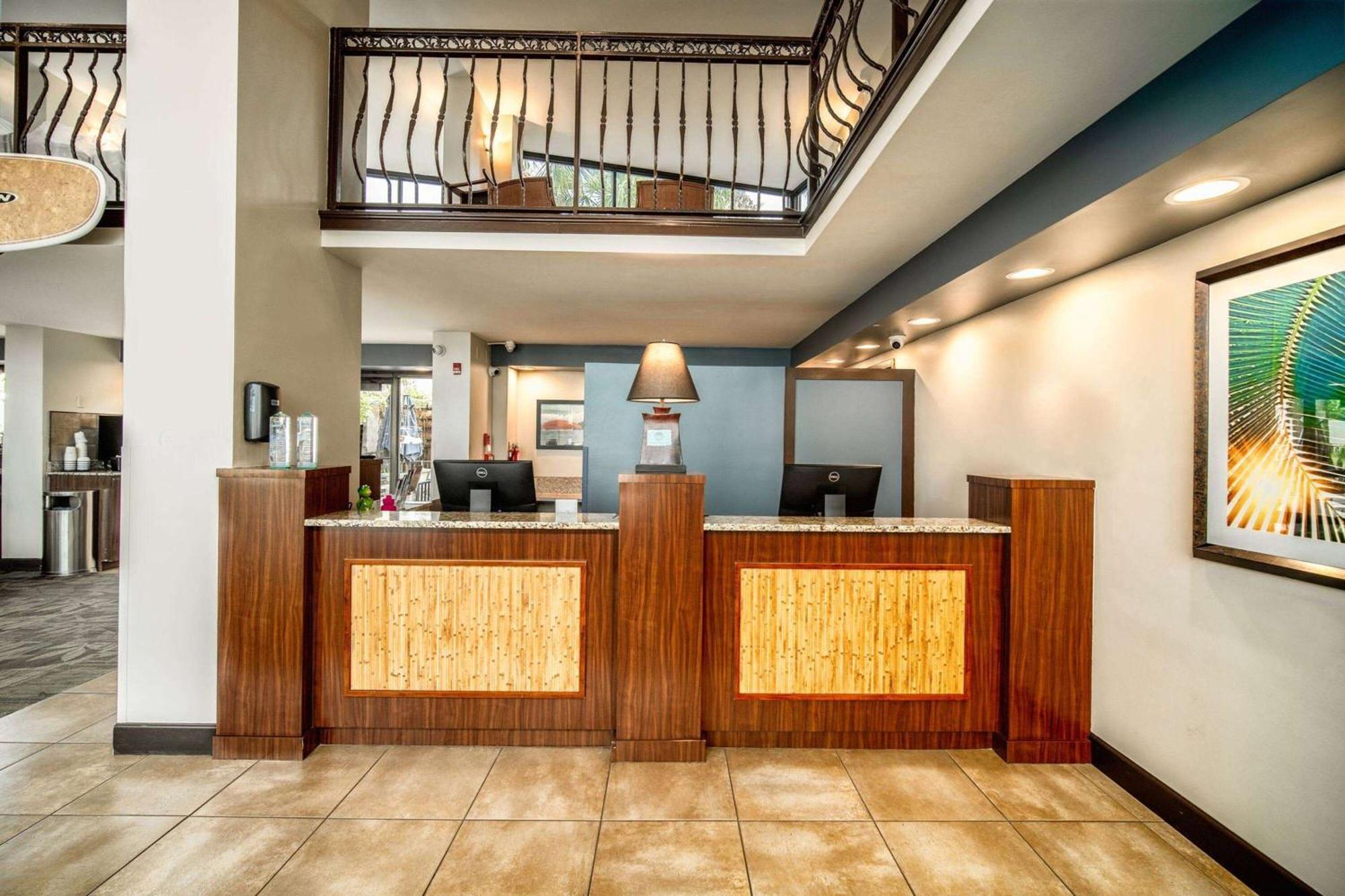 La Quinta By Wyndham Cocoa Beach Oceanfront Exterior foto